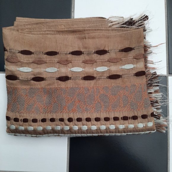 Scarf - Picture 6 of 7